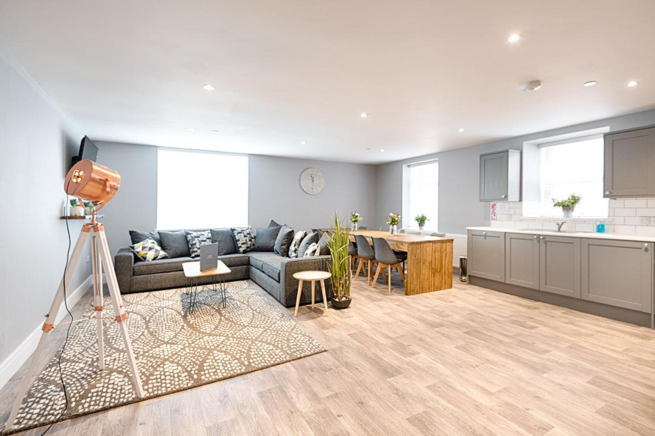 3 Rm Studio, Open-Plan Living, Dining, & Kitchen 래넬리 외부 사진