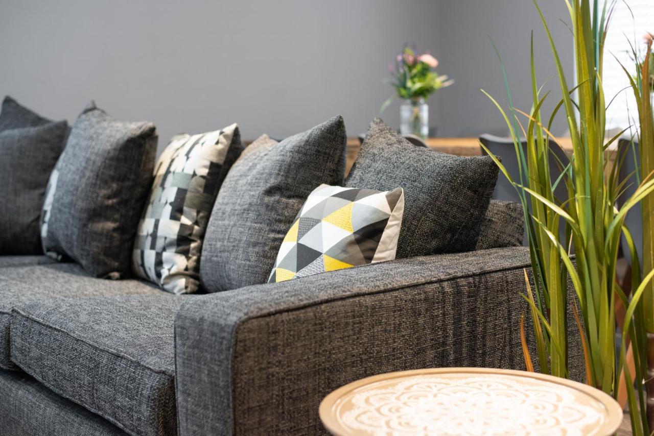3 Rm Studio, Open-Plan Living, Dining, & Kitchen 래넬리 외부 사진